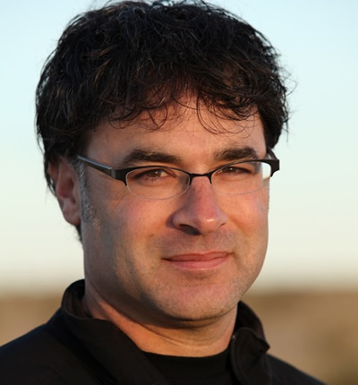 File:Dahr Jamail.jpg